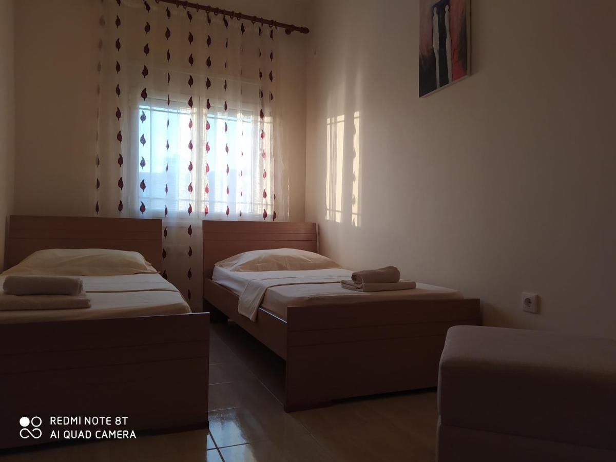 Theona Apartment