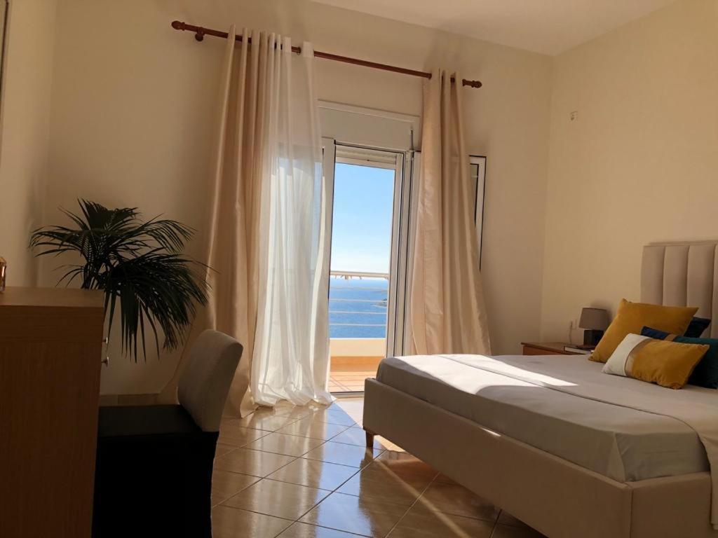 Theona Apartment